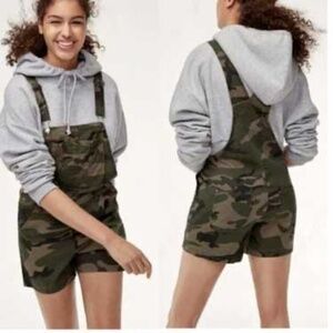TNA from Aritzia | Size XXS | Army Camo Print